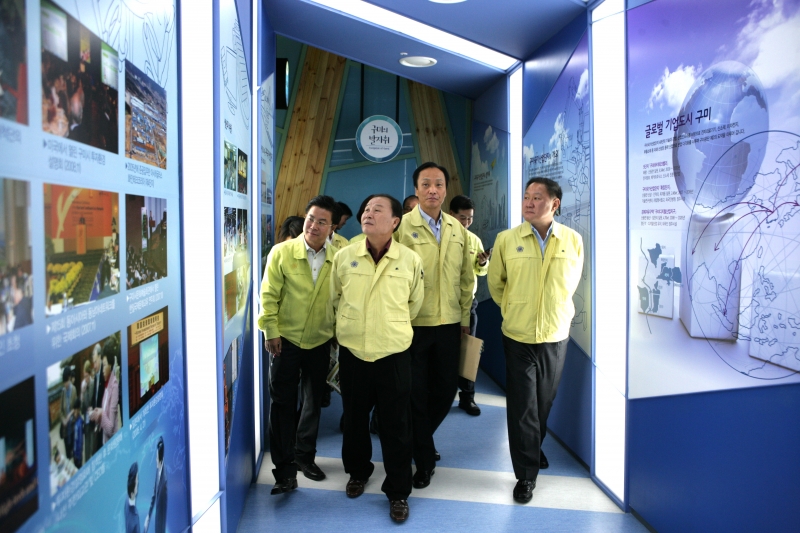 20141106-093[345M2412-제191회 임시회 기획행정위원회 탄소제로 교육관 방문.JPG