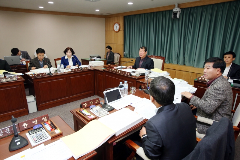 20141211-003[AP7U7342-제192회 정례회 예산결산특별위원회 2015년도 세입세출예산안 심사.JPG