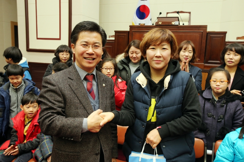 20150224-034[AP7U9256-원호한누리타운 새마을문고 어린이및학부모 의회방문.JPG