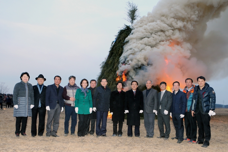 20150305-141[AP7U9738-정월대보름 달집태우기.JPG