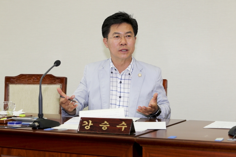 20150603-180[AP7U5880-제196회 임시회시 기획행정위원회 조례안 심사활동.jpg