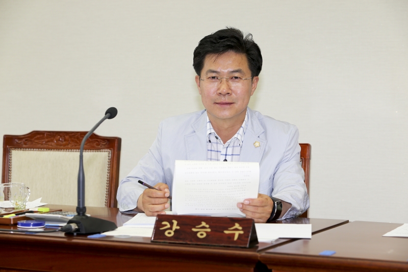 20150603-182[AP7U5891-제196회 임시회시 기획행정위원회 조례안 심사활동.jpg