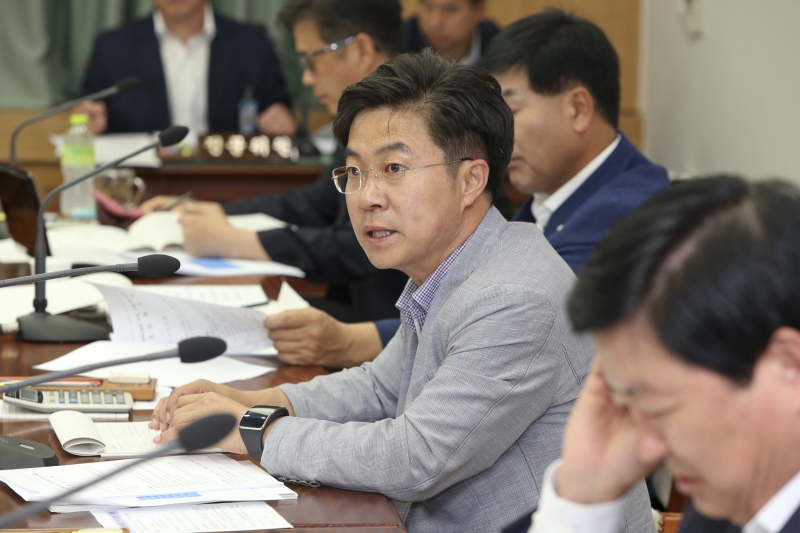 20150708-007[AP7U7527-제197회 정례회 기획행정위원회 조례안 심사활동.jpg