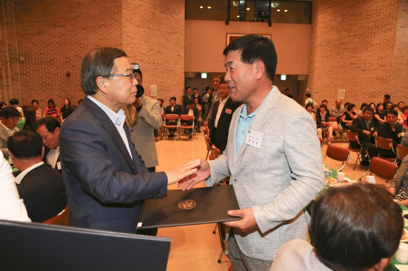 20150710-167[AP7U8038-제17기 민주평화통일자문회의 구미시협의회 위촉 및 회장 이취임식.JPG