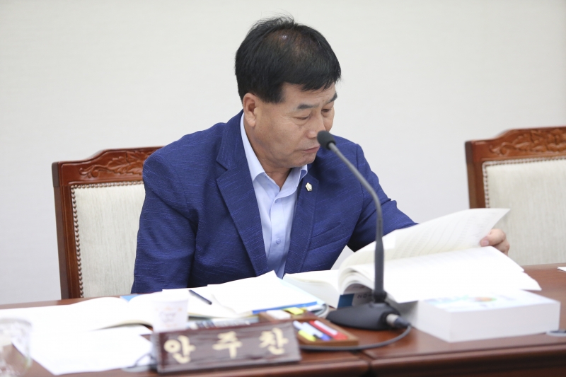 20150714-020[AP7U8203-제197회 정례회 기획행정위원회 2014회계연도 세입세출결산승인안 예비심사활동.JPG