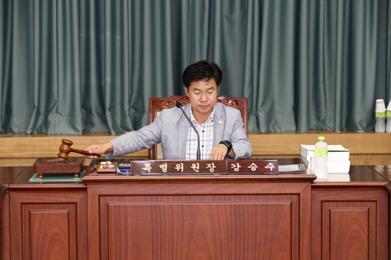 20150716-002[AP7U8379-제197회 정례회 예산결산위원회 2014회계연도 세입세출결산승인안 심사활동.JPG