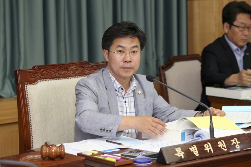 20150716-008[AP7U8390-제197회 정례회 예산결산위원회 2014회계연도 세입세출결산승인안 심사활동.JPG