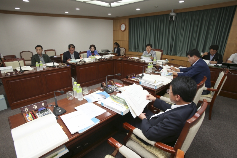 20150716-020[AP7U8424-제197회 정례회 예산결산위원회 2014회계연도 세입세출결산승인안 심사활동.JPG