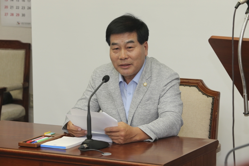 20150909-010[AP7U1566-제198회 임시회시 기획행정위원회 조례안 심사활동.jpg