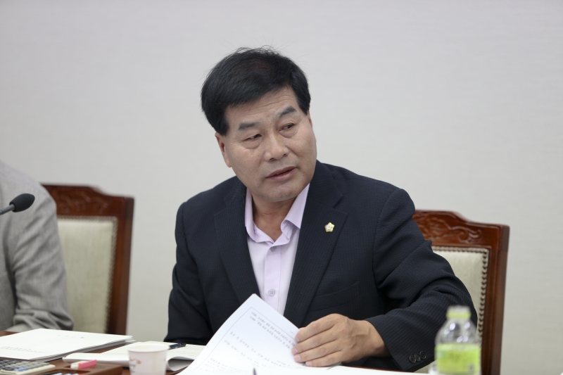 20150910-004[AP7U1705-제198회 임시회시 기획행정위원회 조례안 심사활동.jpg