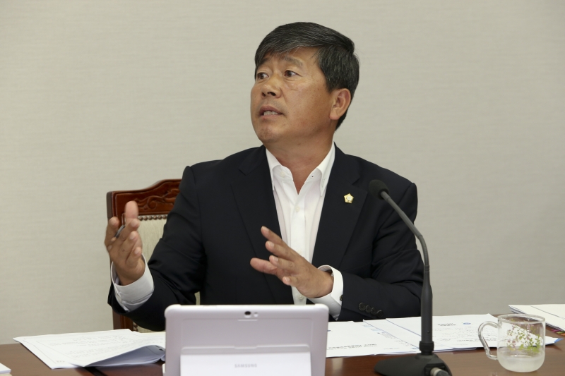 20151020-033[AP7U7318-제199회 임시회 기획행정위원회 조례심사 활동.jpg