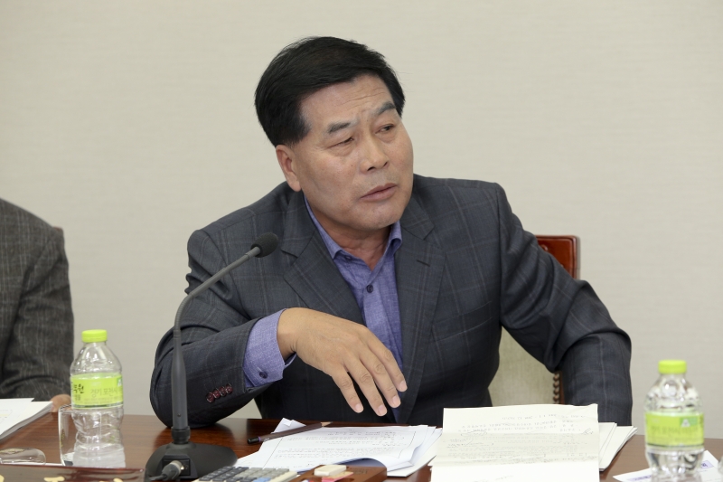 20151020-049[AP7U7332-제199회 임시회 기획행정위원회 조례심사 활동.jpg