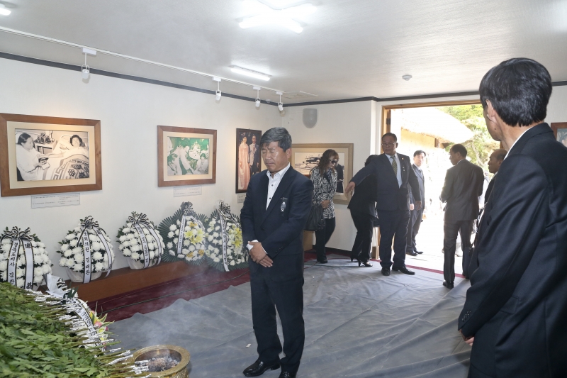 20151026-045[AP7U7936-박정희 대통령 36주기 추도식.jpg