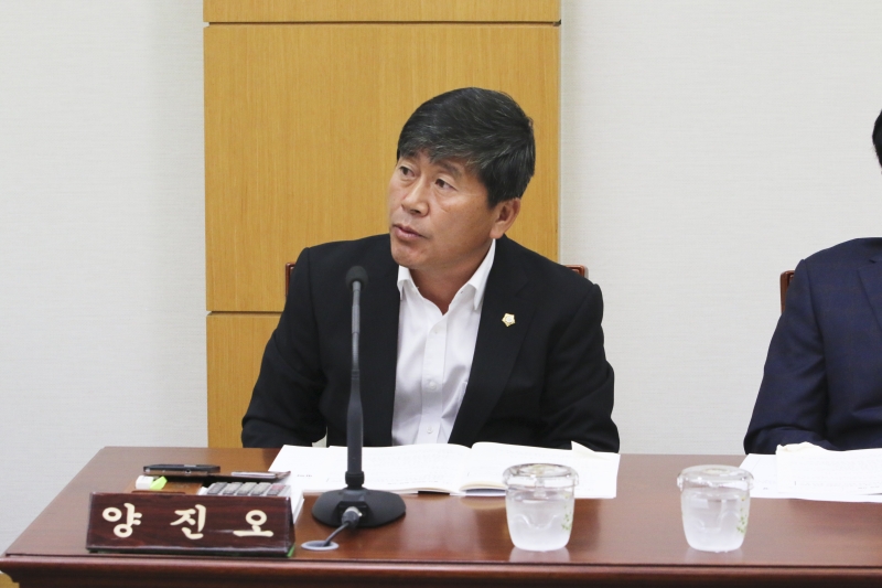 20151027-068[IMG_8043-제199회 임시회 의회운영위원회 2016년도 주요업무계획안 보고 청취.jpg