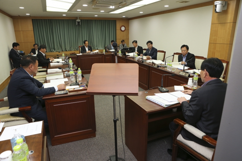 20151028-003[AP7U8199-제199회 임시회 기획행정위원회 2016년도 주요업무계획안 보고 청취.jpg