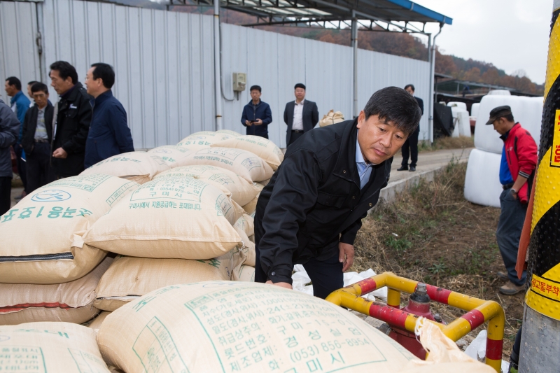 20151112-006[KMS_0119-2015년산 공공비축미 포대벼 첫매입.jpg