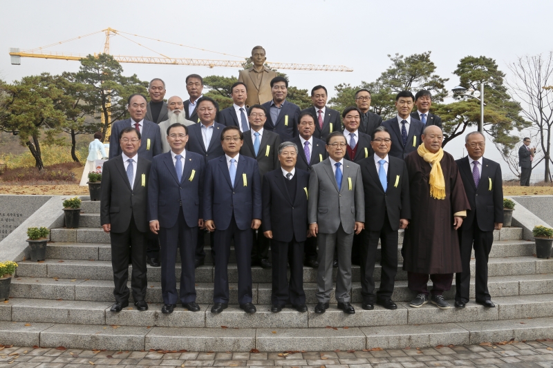 20151114-074[AP7U0289-박정희대통령 98회 탄신제.jpg