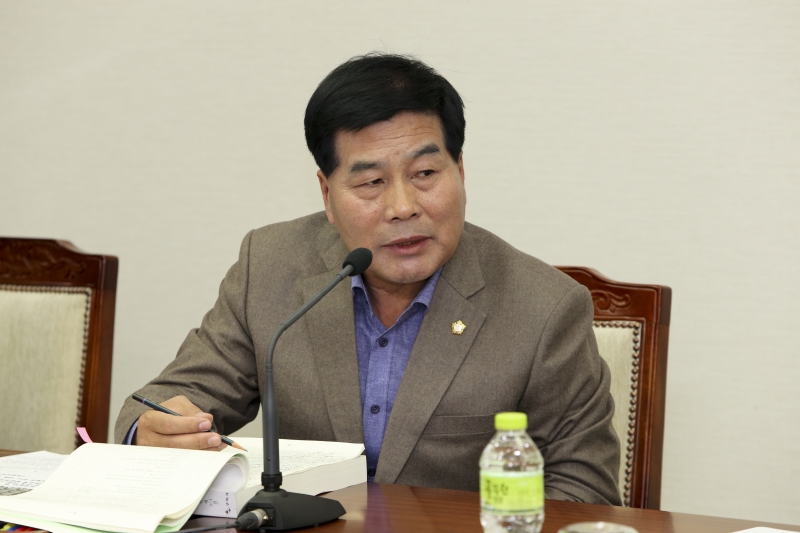 20151126-045[AP7U0964-제200회 정례회 기획행정위원회 소관 행정사무감사 활동.jpg