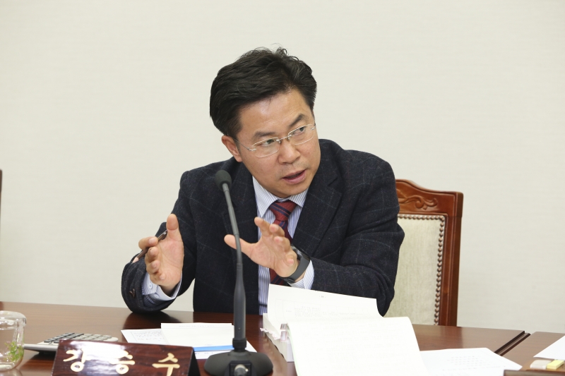 20151126-053[AP7U0981-제200회 정례회 기획행정위원회 소관 행정사무감사 활동.jpg