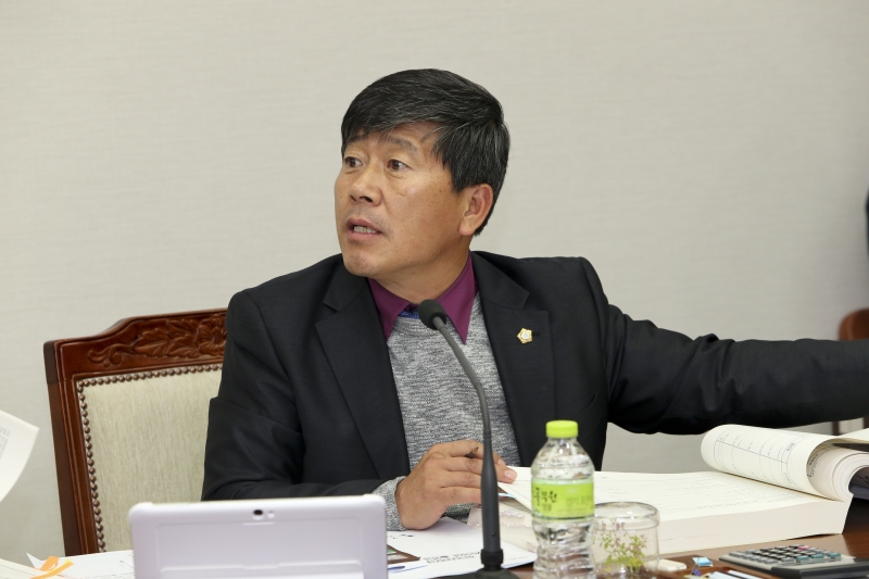 20151204-020[AP7U1571-제200회 정례회 기획행정위원회 소관 2016년도 세입세출예산안 예비심사 활동.jpg