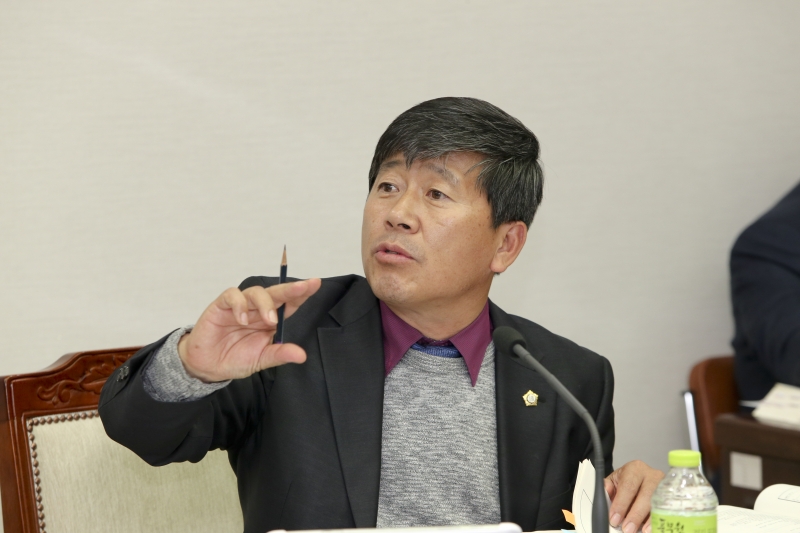 20151204-021[AP7U1574-제200회 정례회 기획행정위원회 소관 2016년도 세입세출예산안 예비심사 활동.jpg