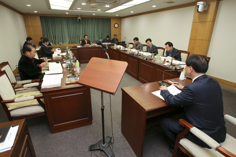 20151208-001[AP7U1966-제200회 정례회 기획행정위원회 소관 2016년도 세입세출예산안 예비심사 활동.jpg