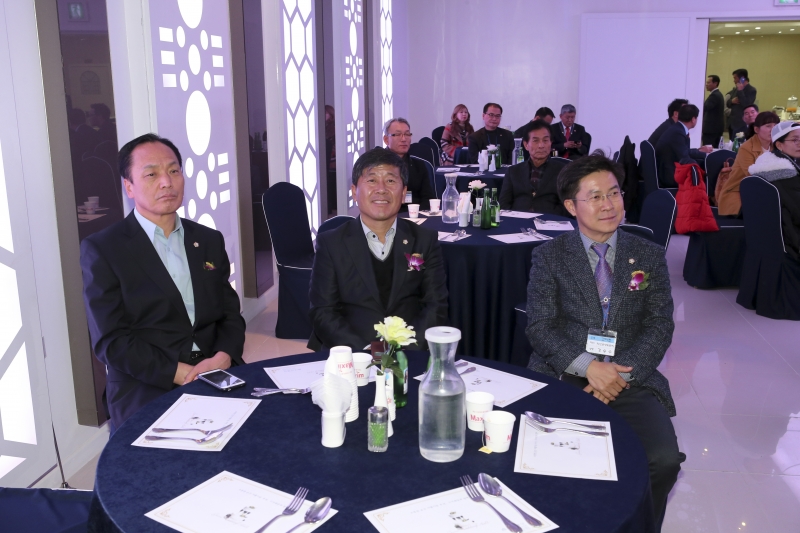 20151209-046[AP7U2240-2015 구미시 초중고 운영위원장연합회 장학금 전달 및 송년의 밤 행사.jpg