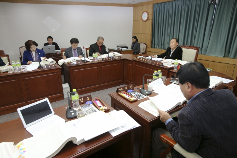 20151210-023[AP7U2414-제200회 정례회 예산결산특별위원회 소관 2016년도 세입세출예산안 심사 활동.JPG