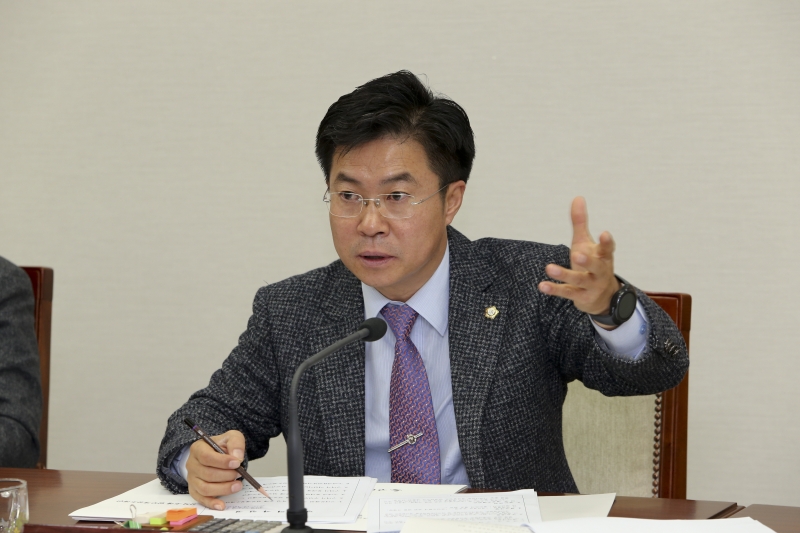 20151218-015[AP7U3355-제200회 정례회 기획행정위원회 조례안 심사활동.jpg