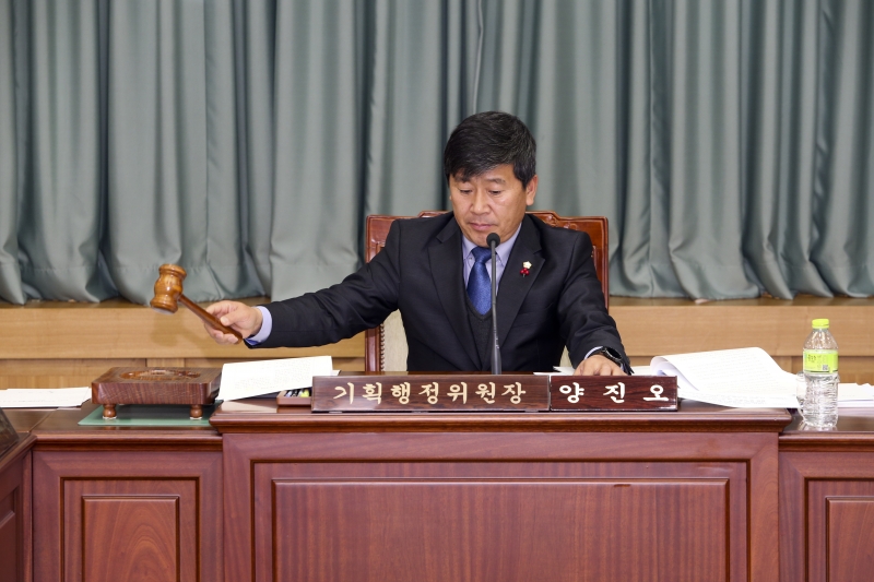 20151221-001[AP7U3538-제200회 정례회 기획행정위원회 조례안 심사활동.jpg