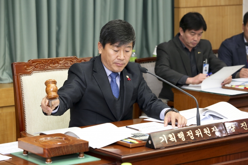 20151221-005[AP7U3544-제200회 정례회 기획행정위원회 조례안 심사활동.jpg