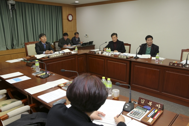 20151221-006[AP7U3546-제200회 정례회 기획행정위원회 조례안 심사활동.jpg