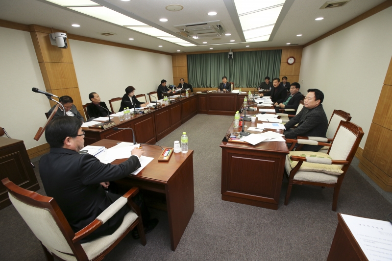 20151221-008[AP7U3551-제200회 정례회 기획행정위원회 조례안 심사활동.jpg