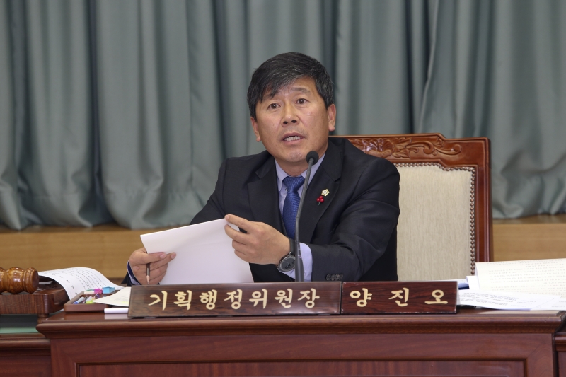 20151221-011[AP7U3560-제200회 정례회 기획행정위원회 조례안 심사활동.jpg