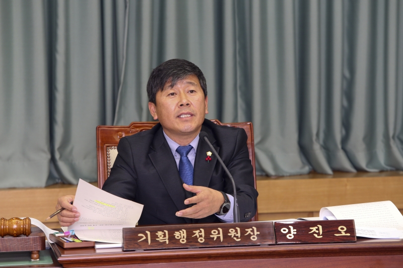 20151221-010[AP7U3554-제200회 정례회 기획행정위원회 조례안 심사활동.jpg