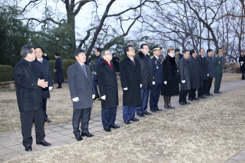 20160104-021[AP7U4246-2016 새해아침 충혼탑 참배.jpg