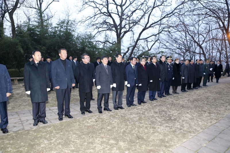 20160104-022[AP7U4248-2016 새해아침 충혼탑 참배.jpg