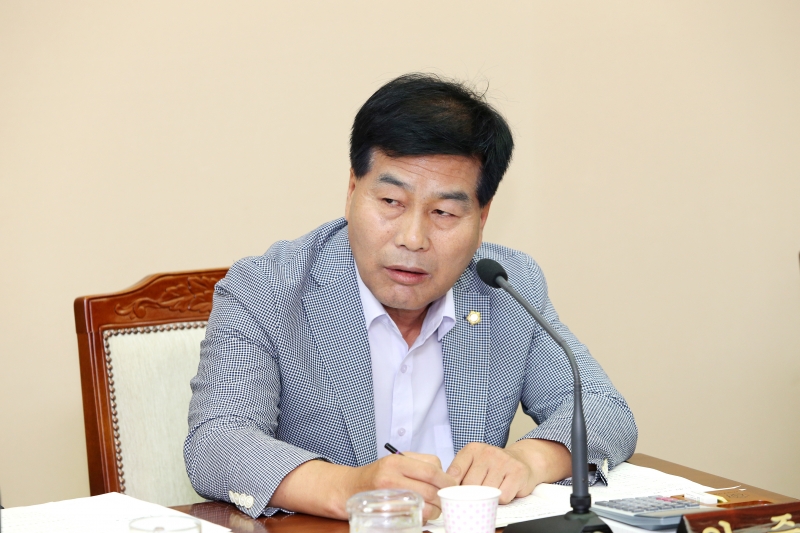 20140717-031[AP7U6327-제189회 임시회 의회운영위원회 2014년도 의회사무국 주요업무계획 보고 청취.JPG