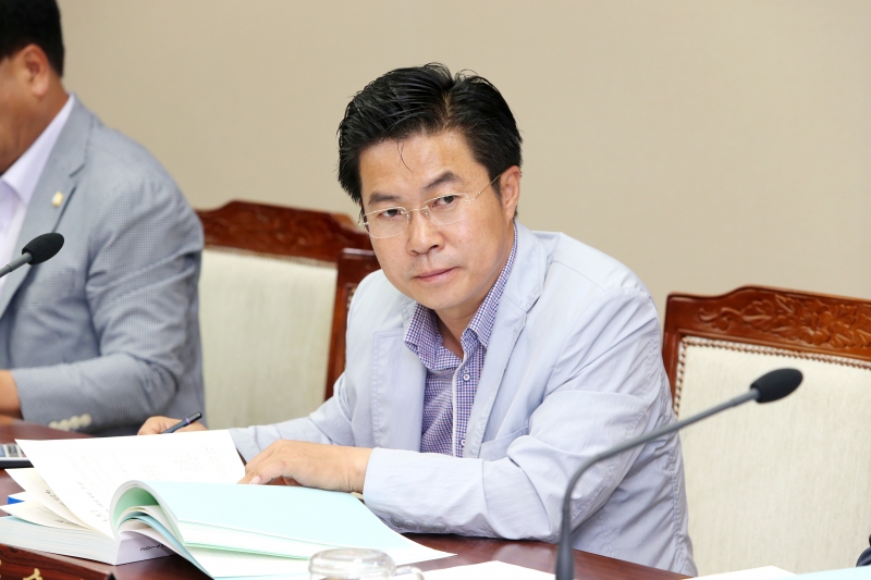 20140717-049[AP7U6396-제189회 임시회 기획행정위원회 소관 2014년도  주요업무계획 보고 청취.JPG