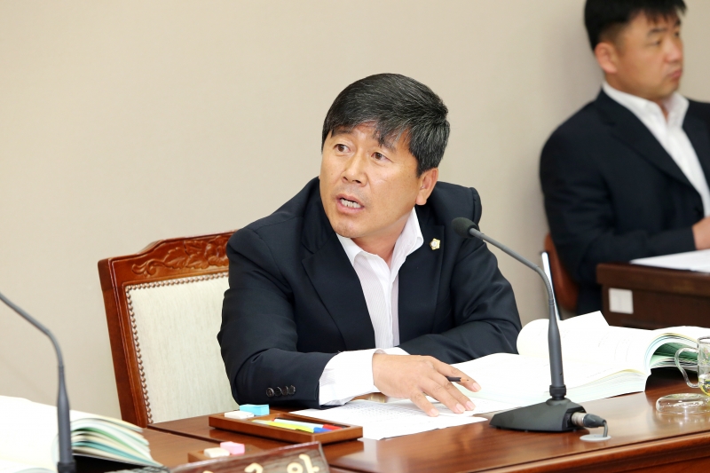 20140717-060[AP7U6417-제189회 임시회 기획행정위원회 소관 2014년도  주요업무계획 보고 청취.JPG