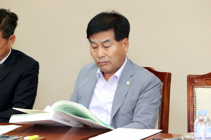 20140717-067[AP7U6440-제189회 임시회 기획행정위원회 소관 2014년도  주요업무계획 보고 청취.JPG