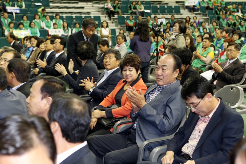 20141007-014[AP7U1832-2014 새마을지도자 한마음대회-박정희체육관.JPG