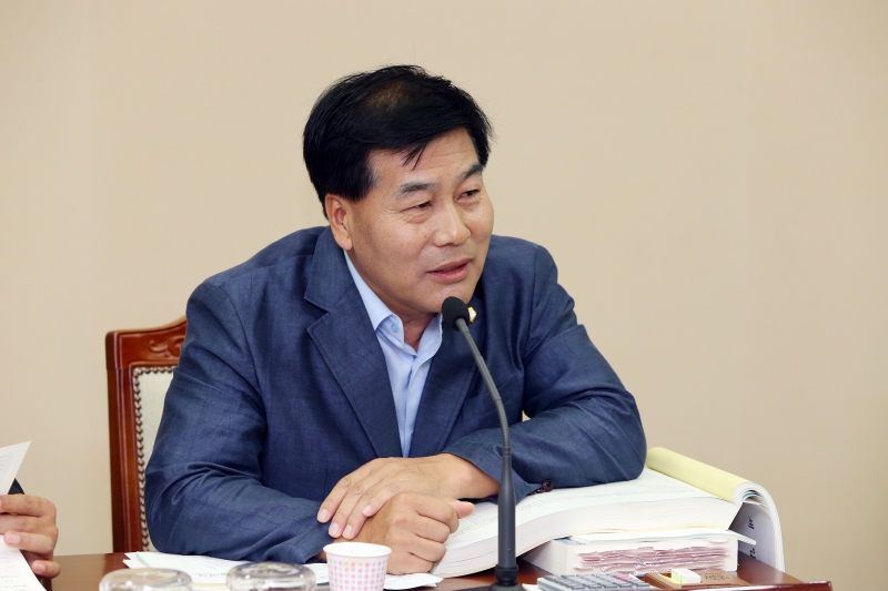 20140902-005[AP7U9132-제190회 제1차 정례회 의회운영위원회 의회사무국 2013년도 세입세출결산승인안 및 2014년 제2회 추경예산안 예비심사 활동.JPG