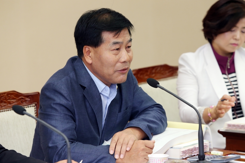 20140902-008[AP7U9138-제190회 제1차 정례회 의회운영위원회 의회사무국 2013년도 세입세출결산승인안 및 2014년 제2회 추경예산안 예비심사 활동.JPG