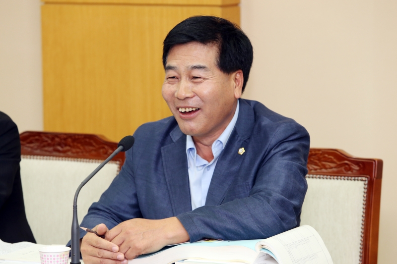 20140902-036[AP7U9209-제190회 제1차 정례회 의회운영위원회 의회사무국 2013년도 세입세출결산승인안 및 2014년 제2회 추경예산안 예비심사 활동.JPG