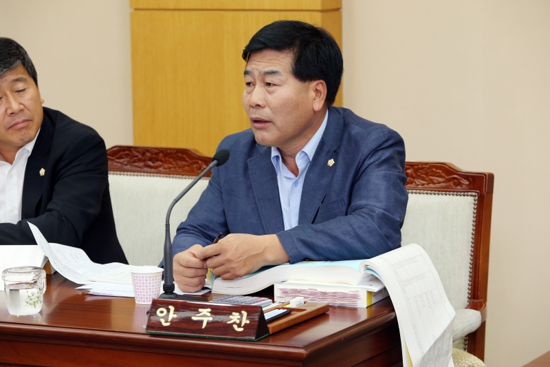 20140902-037[AP7U9210-제190회 제1차 정례회 의회운영위원회 의회사무국 2013년도 세입세출결산승인안 및 2014년 제2회 추경예산안 예비심사 활동.JPG