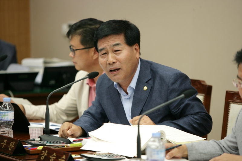 20140902-066[345M1569-제190회 제1차 정례회 기획행정위원회 소관 2013회계년도 세입세출결산승인안 예비심사 활동 .JPG