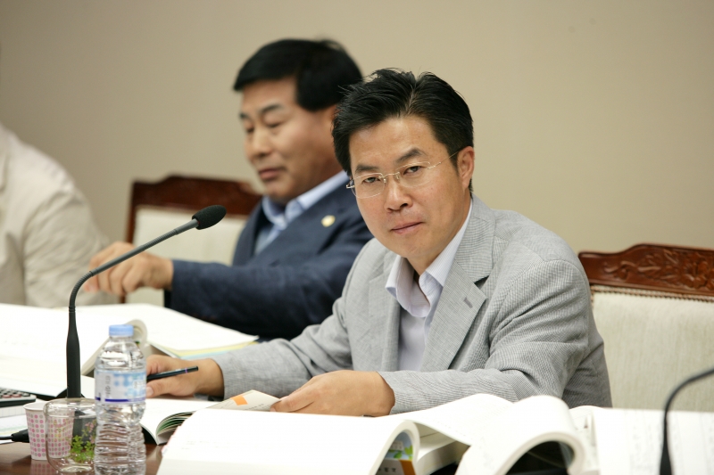 20140902-067[345M1570-제190회 제1차 정례회 기획행정위원회 소관 2013회계년도 세입세출결산승인안 예비심사 활동 .JPG