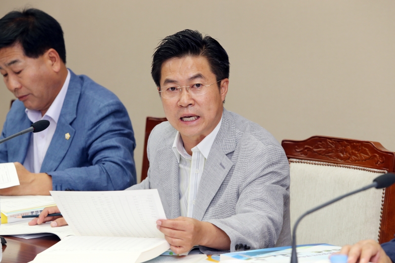 20140903-052[AP7U9479-제190회 제1차 정례회 기획행정위원회 소관 2013회계년도 세입세출결산승인안 예비심사 활동.JPG