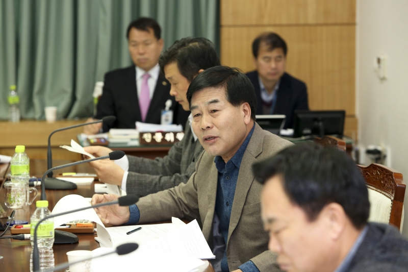 20160201-010[AP7U5272-제201회 임시회 기획행정위원회 조례안 심사활동.jpg